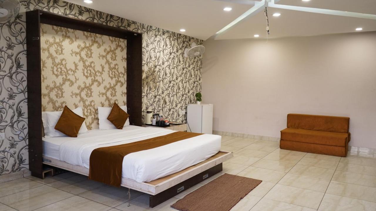 K3 Club Residency Hotel เจฮานซี ภายนอก รูปภาพ