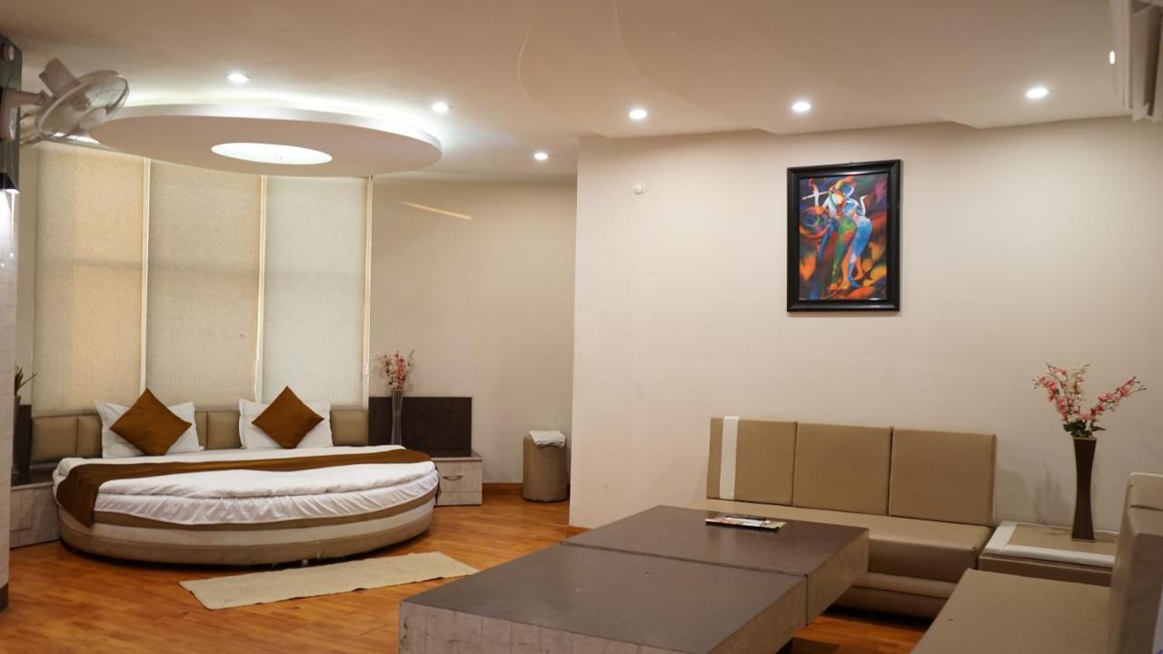 K3 Club Residency Hotel เจฮานซี ภายนอก รูปภาพ