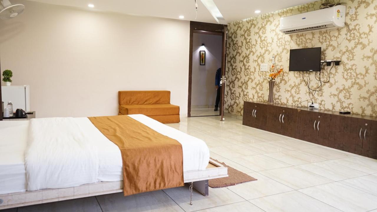 K3 Club Residency Hotel เจฮานซี ภายนอก รูปภาพ